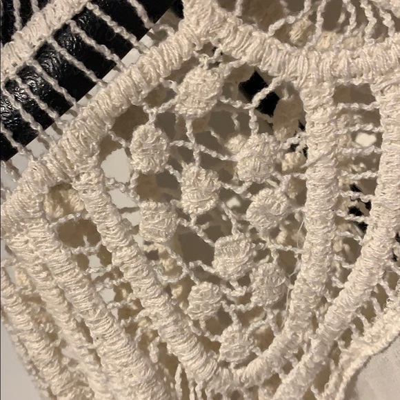 Cream Coloured Forever 21 Blouse Size Medium - Picture 9 of 12